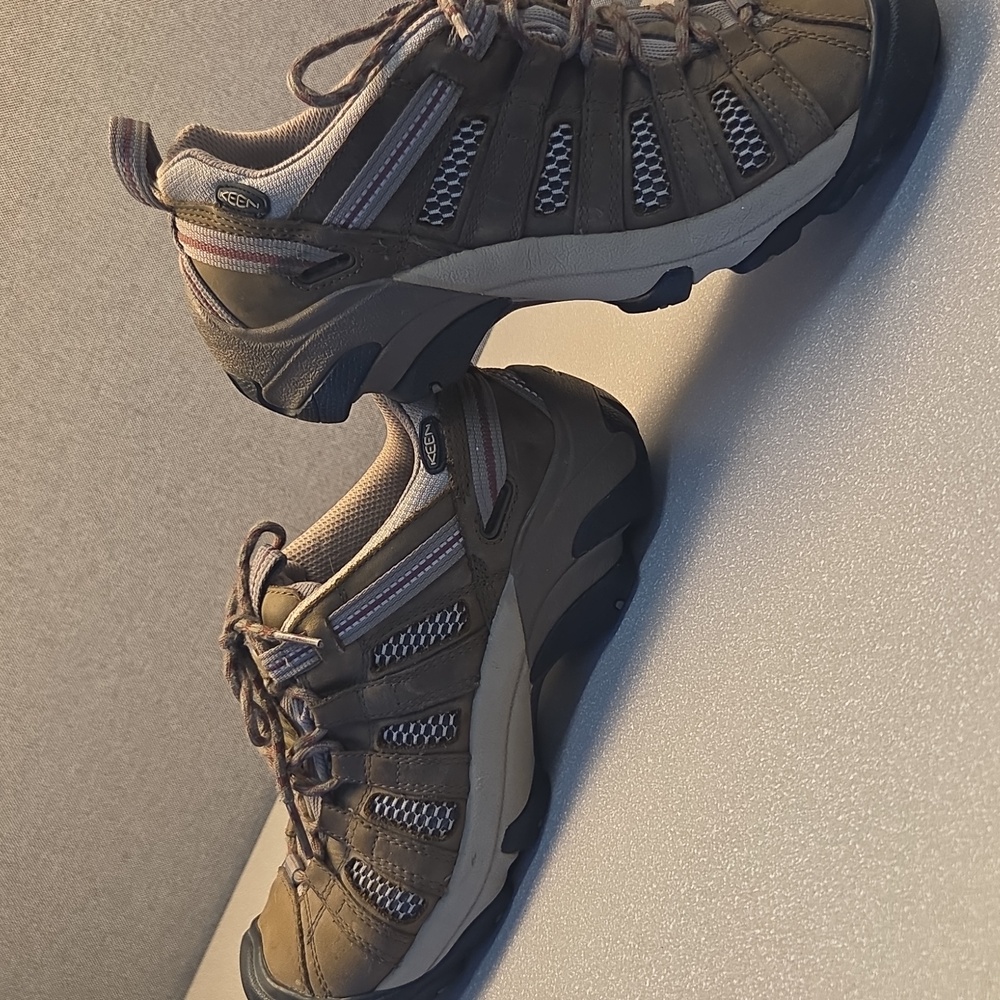 Keen All Terrain Hiking boots